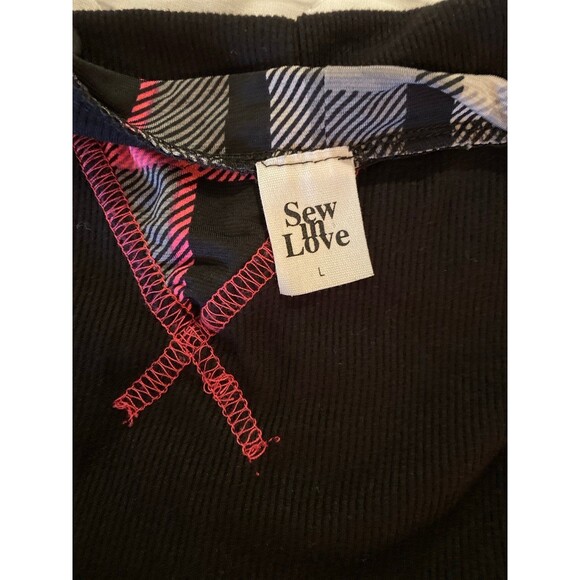 Sew In Love Blouse Size Large Top Black w Plaid Pink Raglan sleeves + Stretch - Picture 7 of 10